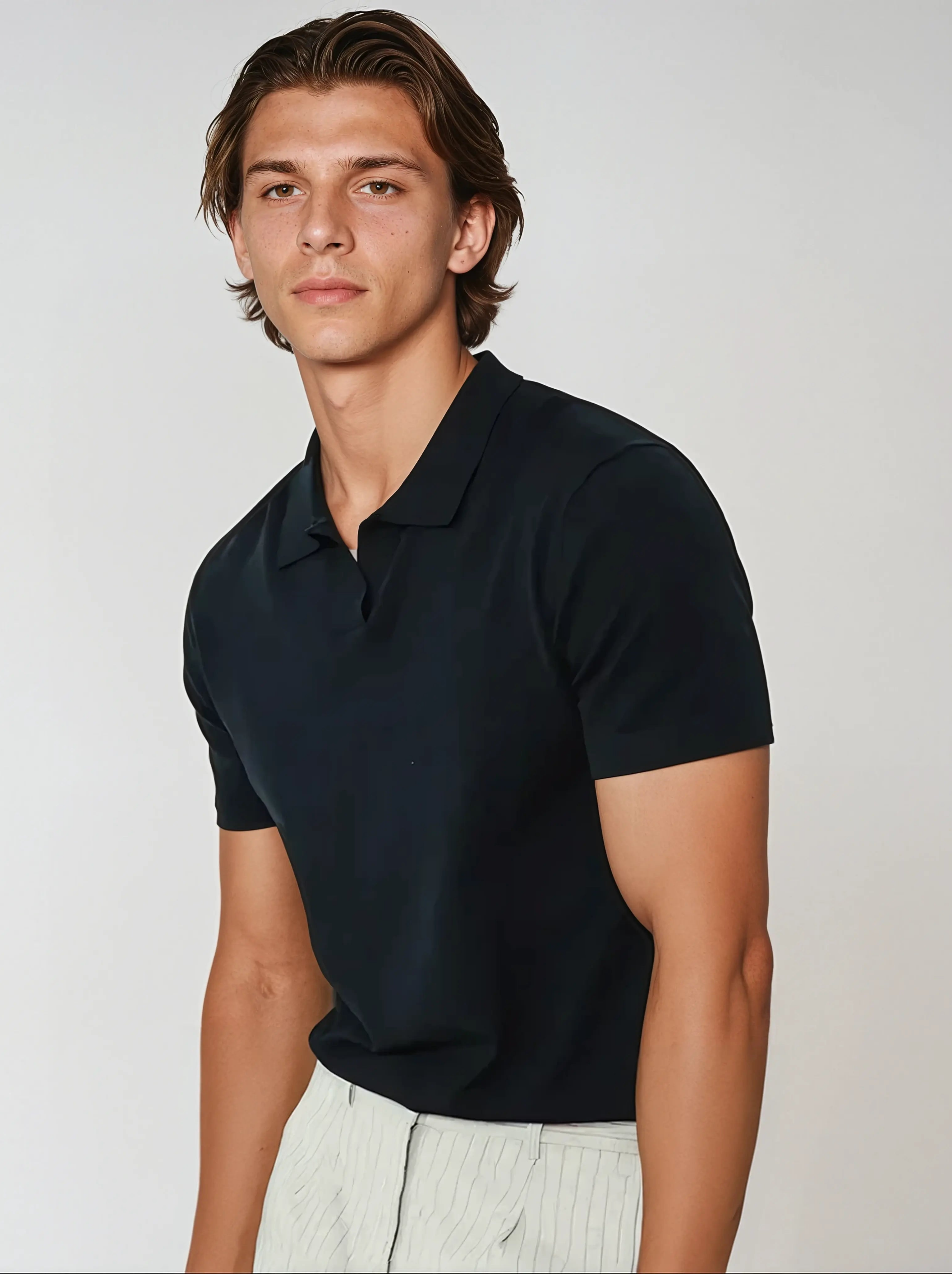 Polo Minimalista Nero Elegante