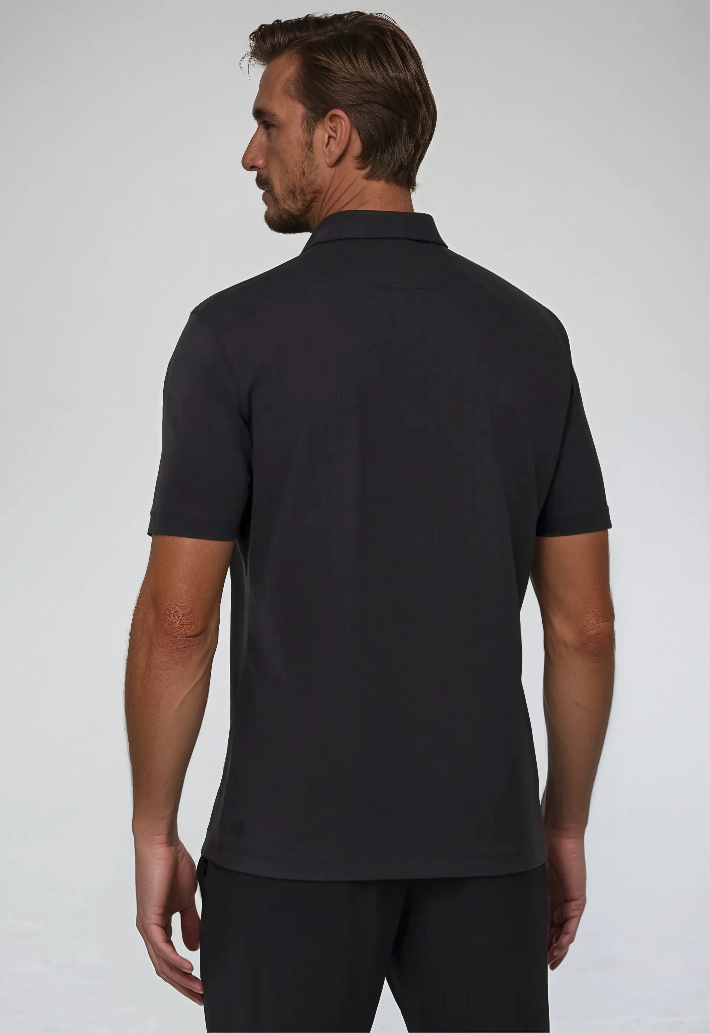 Polo Nero Urbano per Uomo Moderno